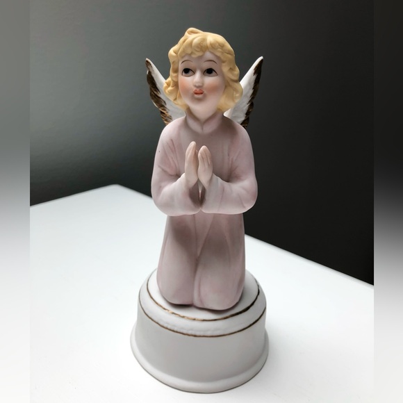 Vintage Musical I’m Dreaming of a White Christmas Angel Figurine - Picture 4 of 8